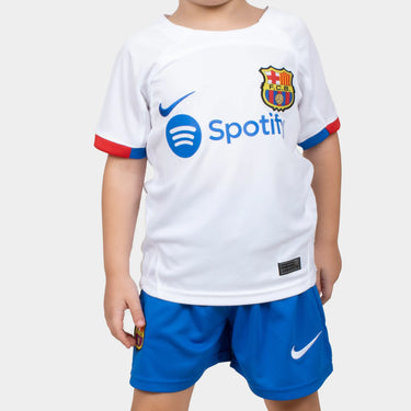 Kit Barcelone 23/24 pour enfants à l'extérieur